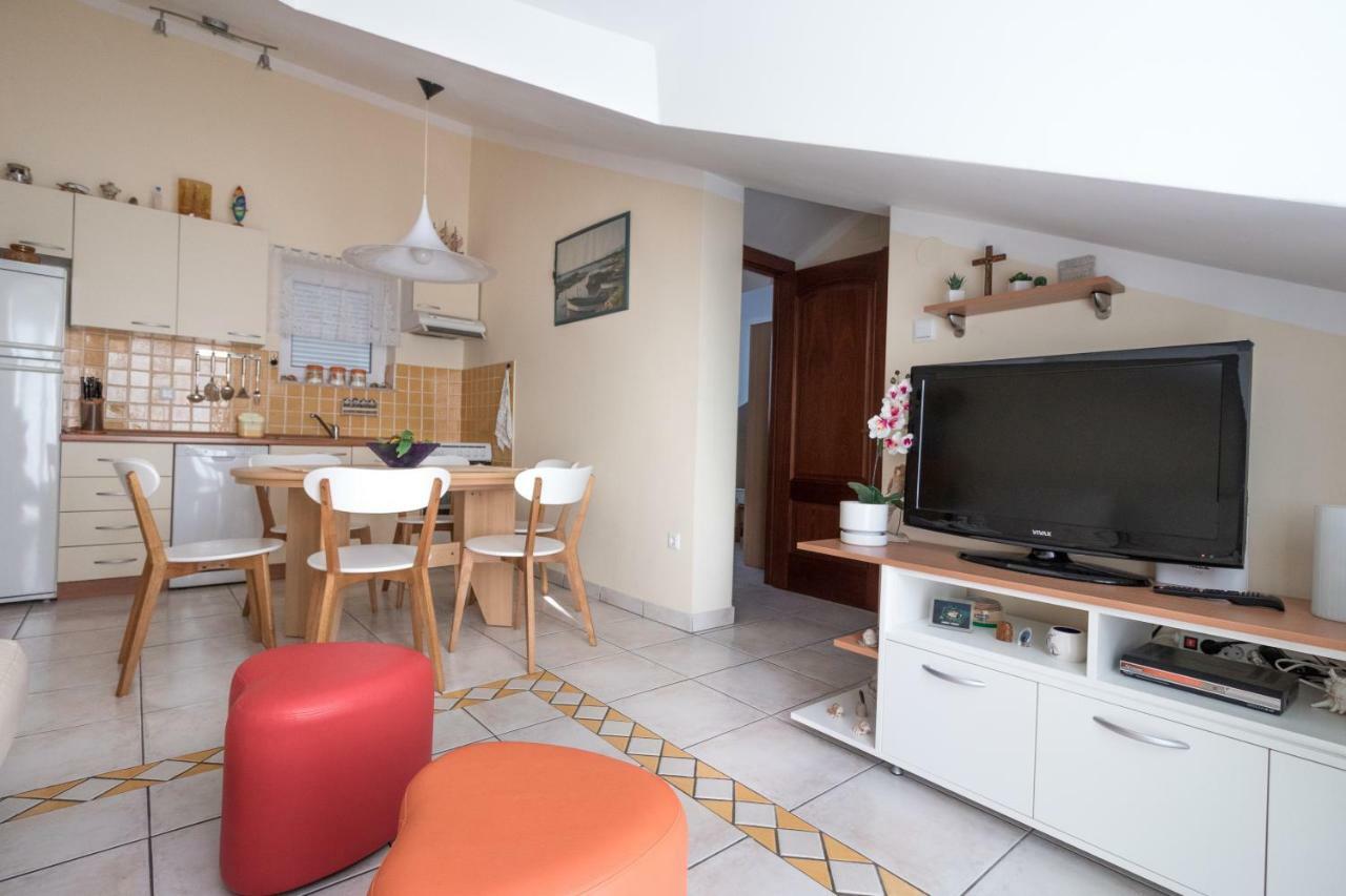 Apartman Nena Turanj Zewnętrze zdjęcie
