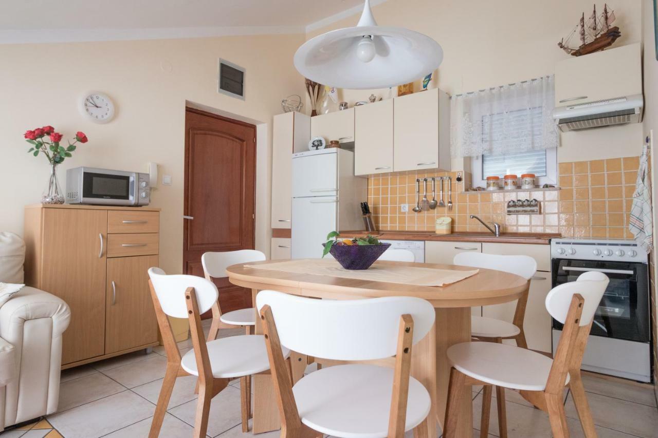 Apartman Nena Turanj Zewnętrze zdjęcie